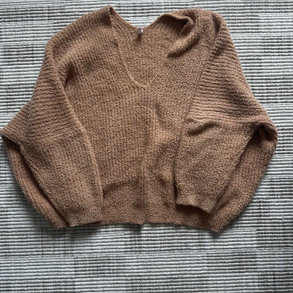 Boutique Wishlist Sweater. Size: M/L. Tan color. V-neck.